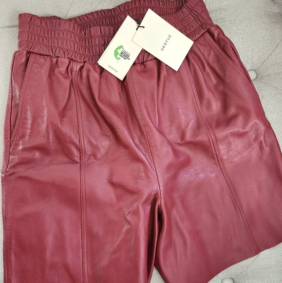 CLOSET STAPLE- GESTUZ LEATHER SHORTS - Picture 1 of 4